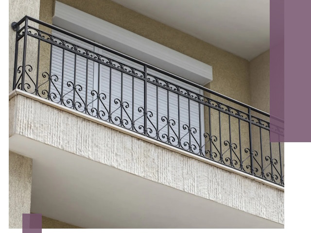 Балконные ограждения из металла и стекла в Асбесте для домов