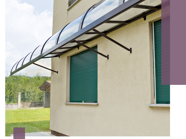 Козырьки над окнами в Асбесте — изготовление и монтаж по выгоде